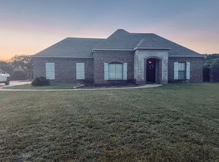 6005 Wolfe Rd, Columbus, MS 39705