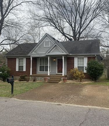 2nd image of 116 Dover Ct