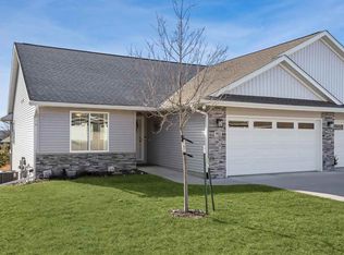 912 Prairie View Dr, West Branch, IA 52358