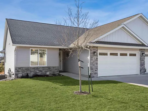 912 Prairie View Dr, West Branch, IA 52358