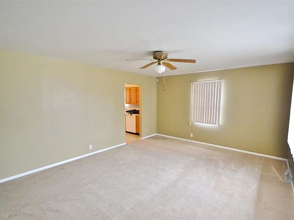 4th image of 1604 W Glenn Ellyn Dr