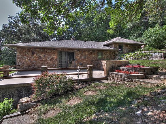 4th image of 406 E Eldora Ave