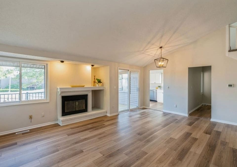 2302 Glenwood Dr 11, Des Moines, IA 50321 Zillow