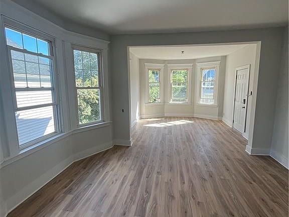 5th image of 19 Willard St Floor 2