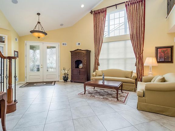 5th image of 548 Bennington Ln
