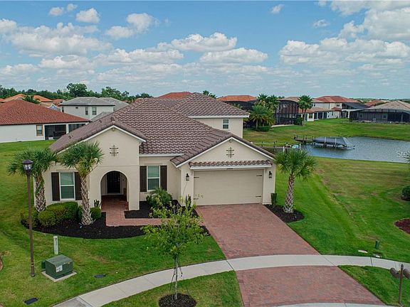 3rd image of 3900 Redfin Pl
