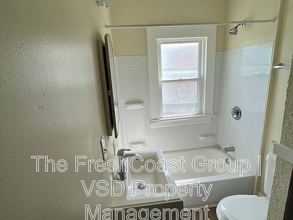 5th image of 18519 Shawnee Ave #2