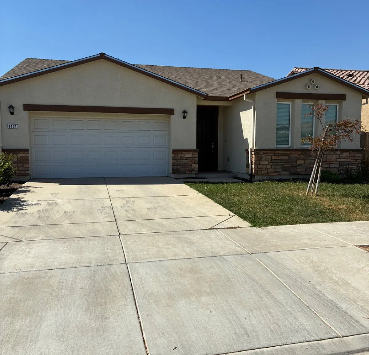 4 bed, 3.0 bath, 1745 sqft, $2,300 — Photo 2