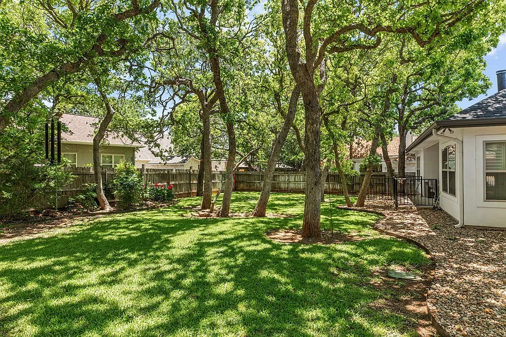 3 bed, 2146 sqft, $3,100 — Photo 4