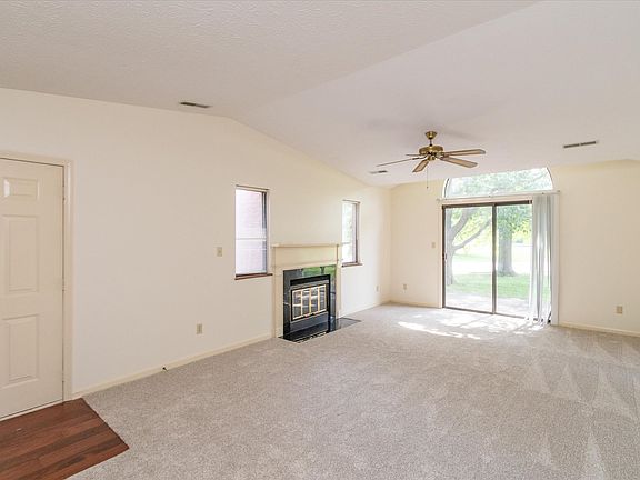 3rd image of 9208 Golden Oaks E
