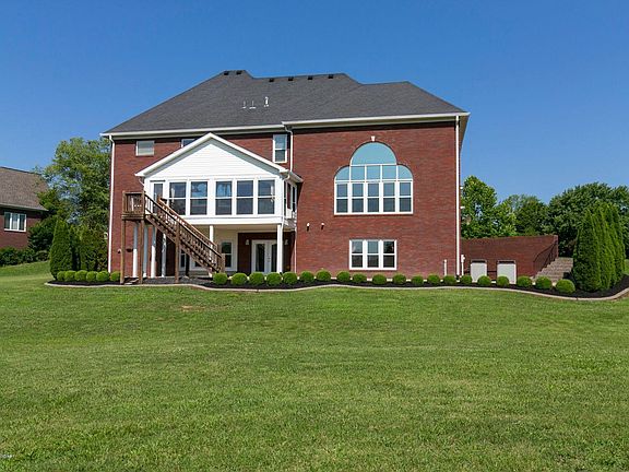 4th image of 332 Willow Wood Dr
