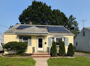 16 Wagner St, Fords, NJ 08863