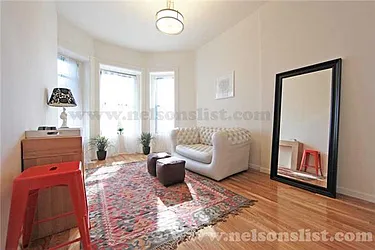 Rented by R New York