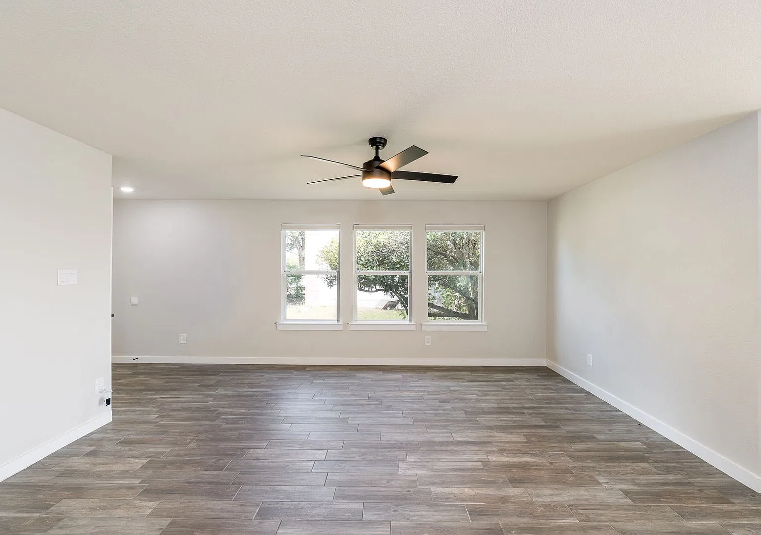105 Sylvan St, Hutto, TX 78634 — Photo 4