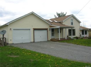 1711 Indian Falls Rd, Corfu, NY 14036