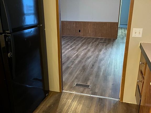 3rd image of 211 N 1st St Lot 3