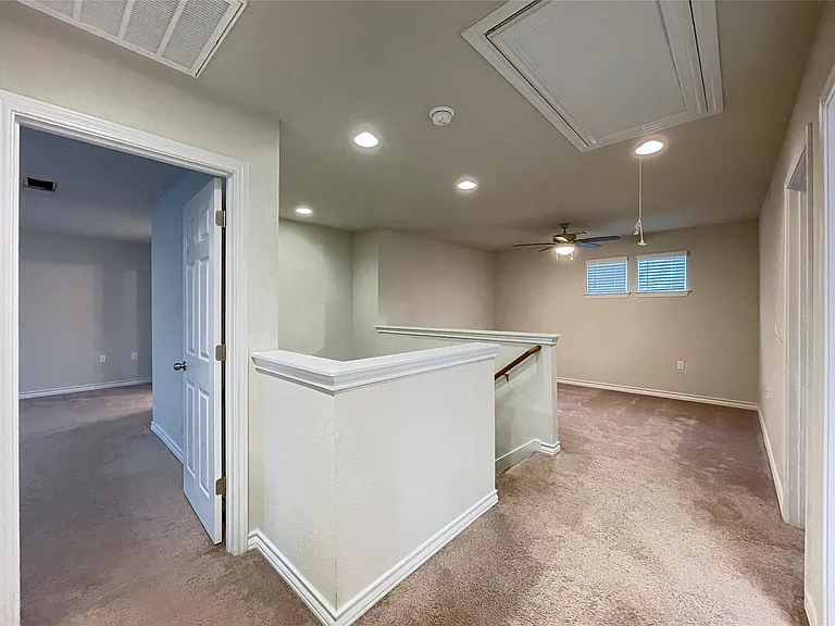 1602 Jacey Way — Photo 15