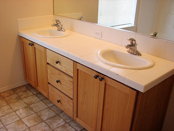 20481 SW Rosemount St-master suite