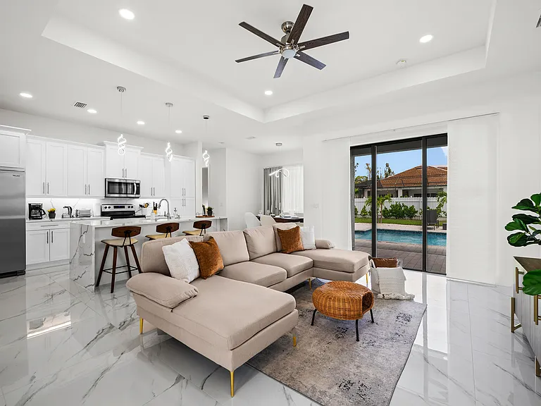 1007 SW Embers Ter — Photo 10