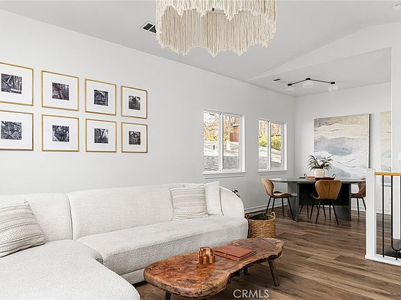 3rd image of 131 W 3rd Ave