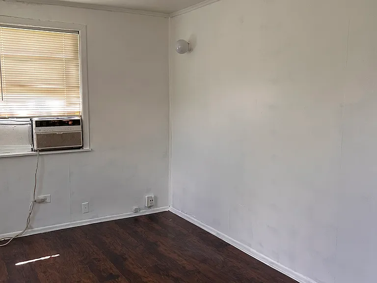9926 Ridge Blvd — Photo 2