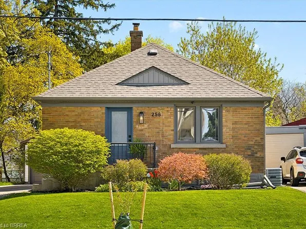 256 Bowman St, Waterloo, ON N2J 1W5
