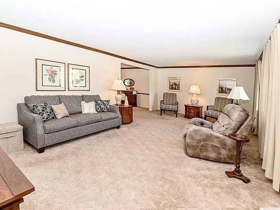5th image of 7415 Elkwood Dr