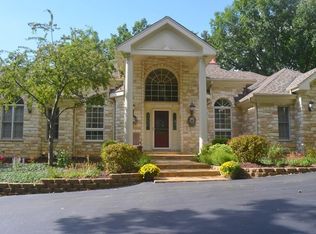 120 Century Oaks Dr, North Barrington, IL 60010
