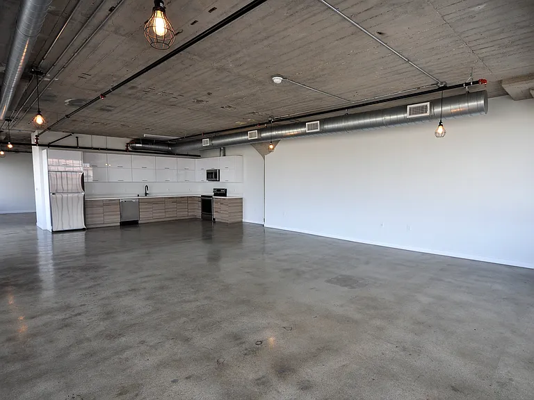 The Walnut Building — Photo 22