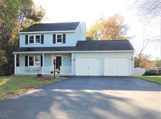 59 Oak Tree Cir, Queensbury, NY 12804