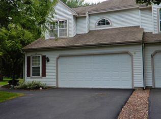 6 Woods Path, Troy, NY 12182