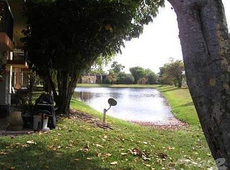 2nd image of 4121 Lakeside Dr