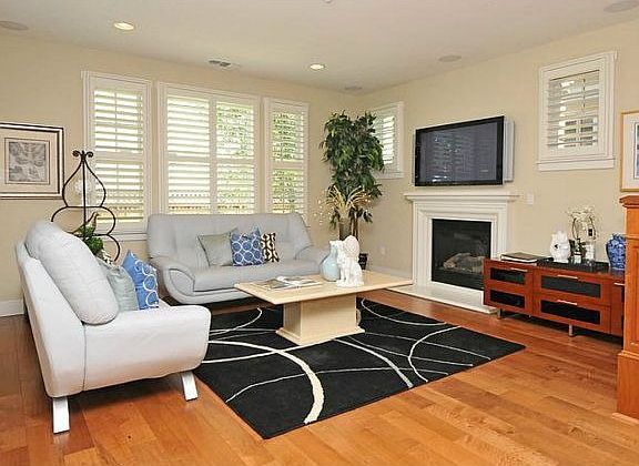 3rd image of 230 Morgan Ln