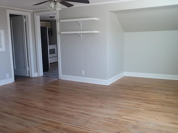 4th image of 2153 Memorial Ct APT 1