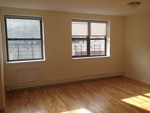 5th image of 473 Willis Ave APT 3A
