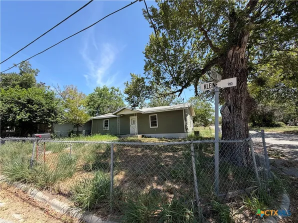 914 Kleine St, Gonzales, TX 78629