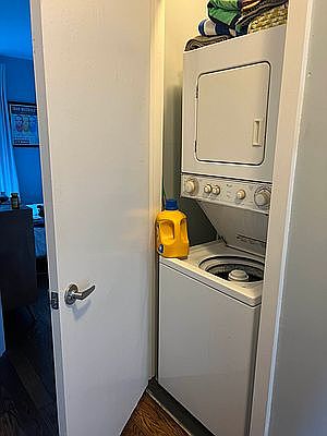 2nd image of 221 Jefferson Ave #3