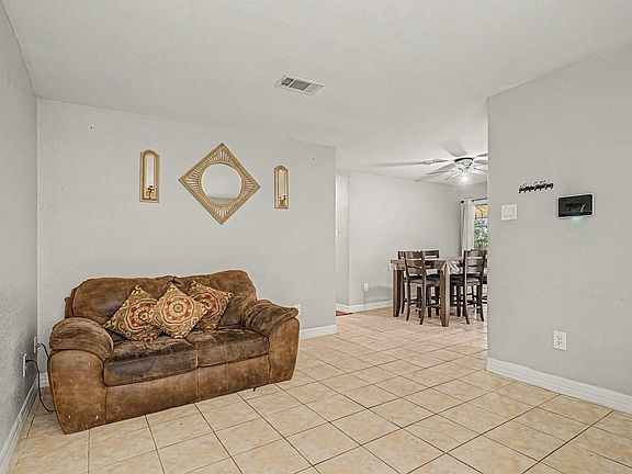 4th image of 9318 Linda Vista Rd