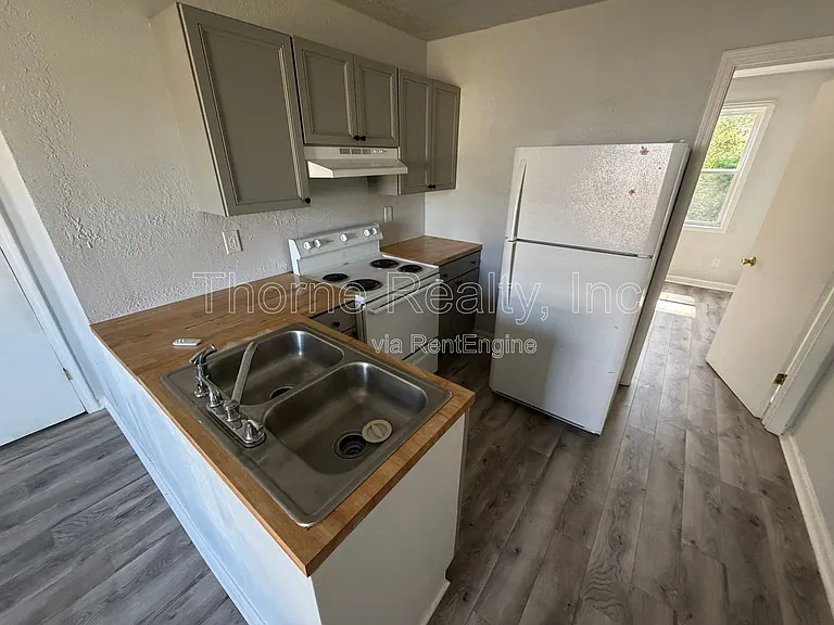 1117 E Grand Ave — Photo 6