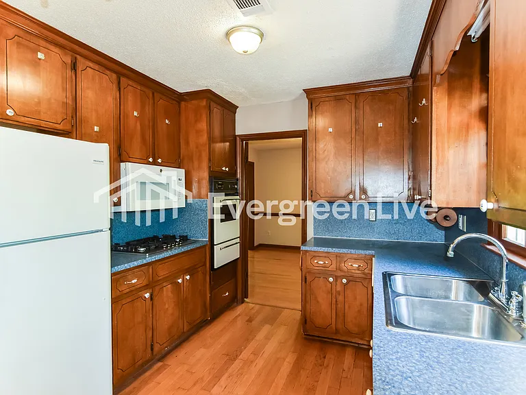 1345 Pine Ridge Rd — Photo 6