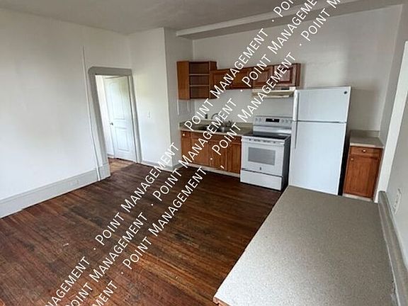 4th image of 1405 Chapman Ave SW APT 1