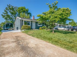 306 Chrysler Dr, Fenton, MO 63026