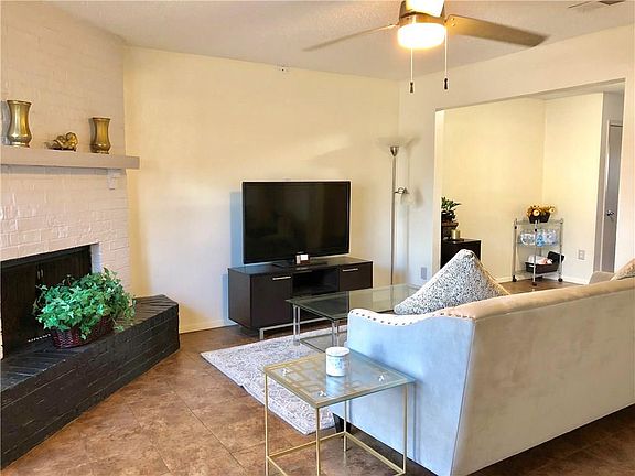 3rd image of 16 E Townhouse Ln #29