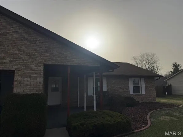 710 Gleeson Ln, Belleville, IL 62221