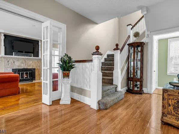 1 Vernon Pl, East Orange City, NJ 07017