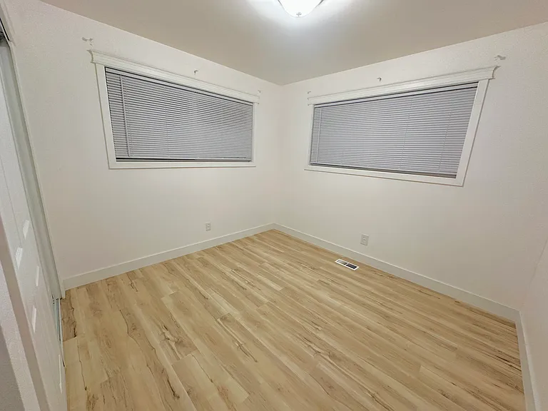 35311 Military Rd S — Photo 14