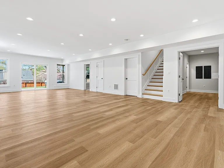 6806 Farragut Ave — Photo 44
