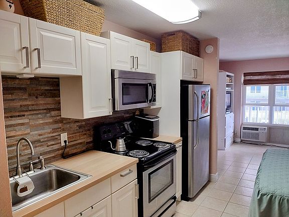 3rd image of 3727 S Atlantic Ave Unit 207