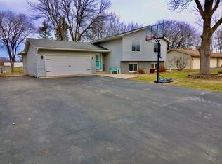 18 Hickory St, Farmington, MN 55024