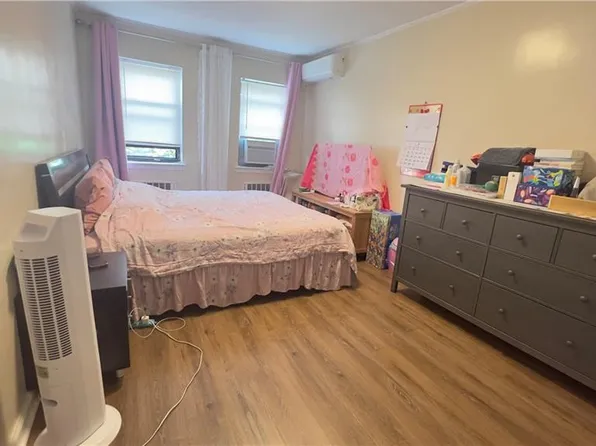 1853 West 4th Street image 5 of 12